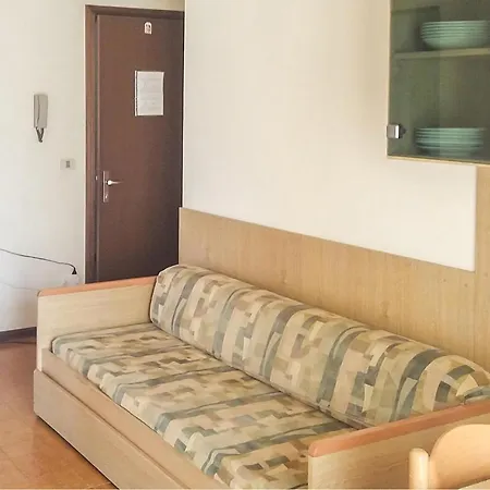 1 Bedroom Lovely In アパート *